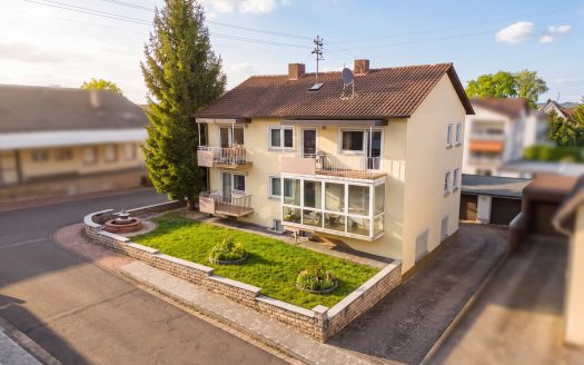 Saniertes Zweifamilienhaus – Attraktive Kapitalanlage oder ideale Basis für Mehrgenerationenwohnen
